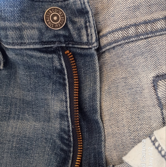 Faded Levi's - Picture 9 of 14